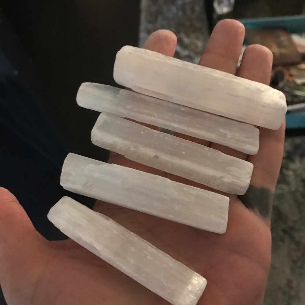 5 pieces of selenite - Picture 3 of 5